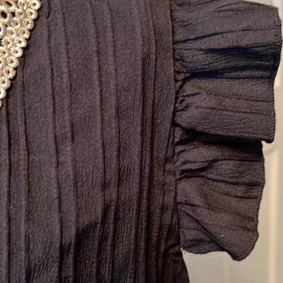 Top - Picture 3 of 4